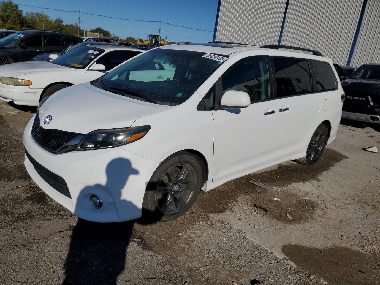 TOYOTA SIENNA SE