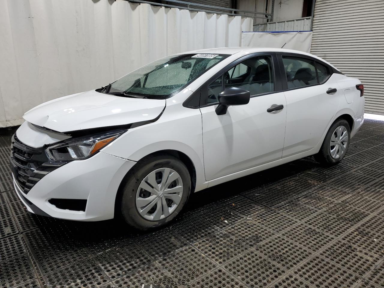 NISSAN VERSA S