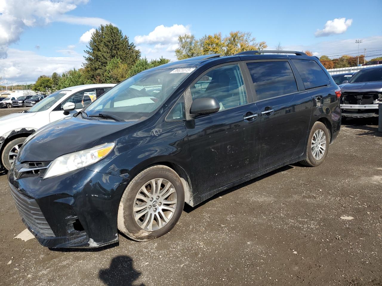 TOYOTA SIENNA XLE