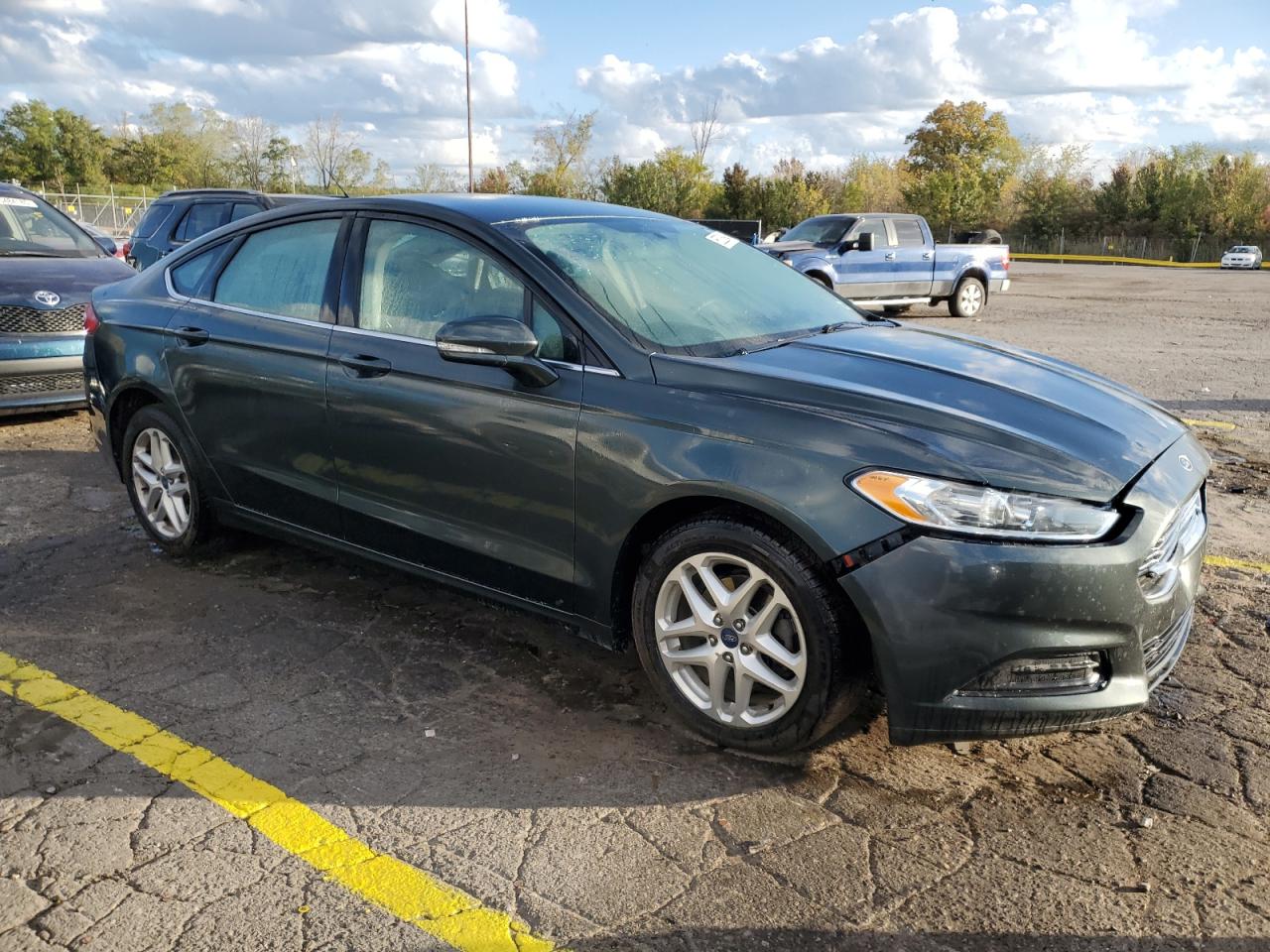 FORD FUSION SE