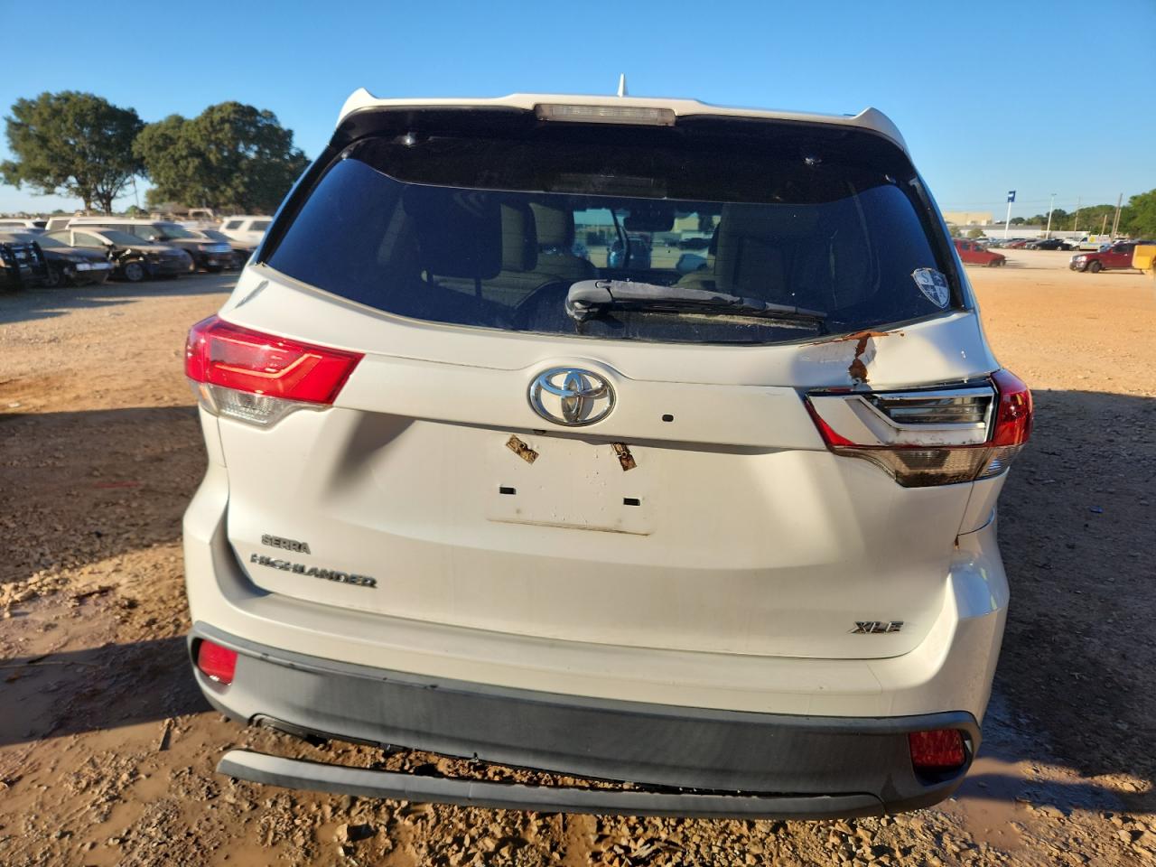 TOYOTA HIGHLANDER SE