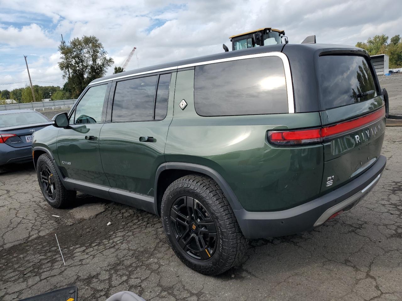 RIVIAN R1S ADVENTURE