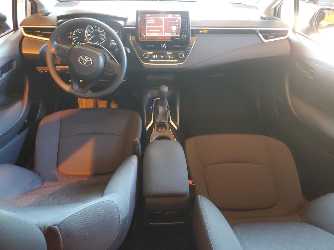 Lot #3304021628 2022 TOYOTA COROLLA LE