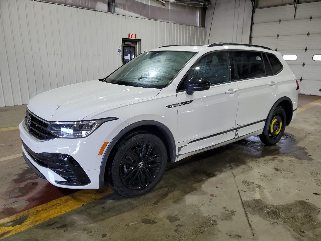 VOLKSWAGEN TIGUAN SE R-LINE BLACK