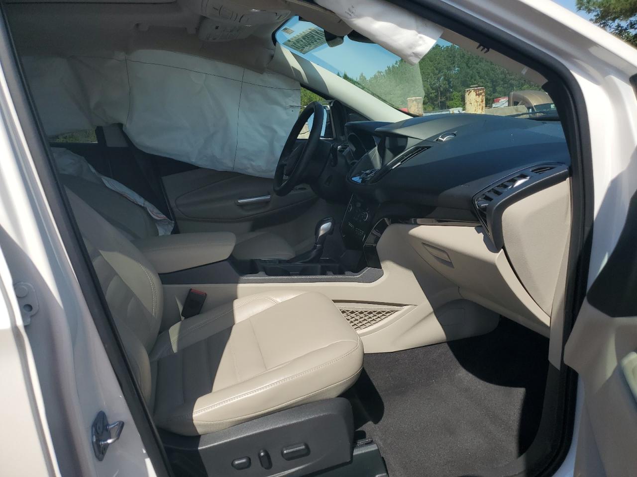 FORD ESCAPE TITANIUM