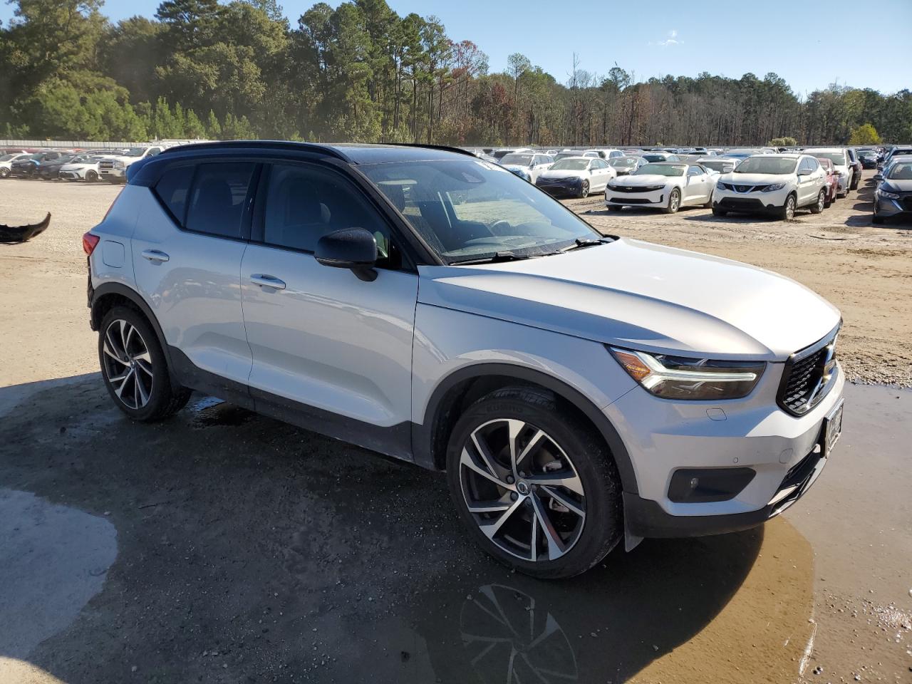 VOLVO XC40 T5 R-DESIGN