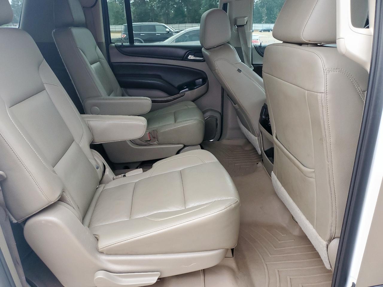 CHEVROLET SUBURBAN C1500 LT