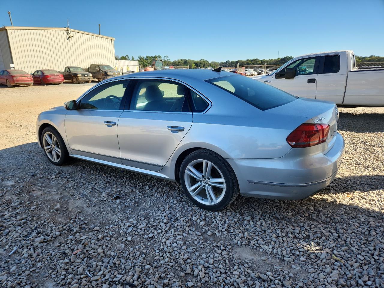 VOLKSWAGEN PASSAT SE