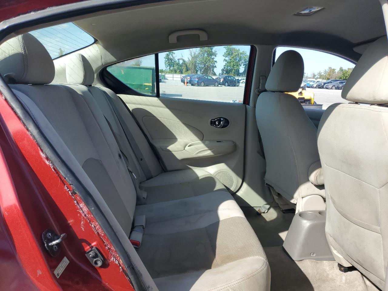 NISSAN VERSA S