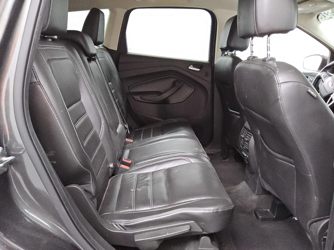 FORD ESCAPE TITANIUM