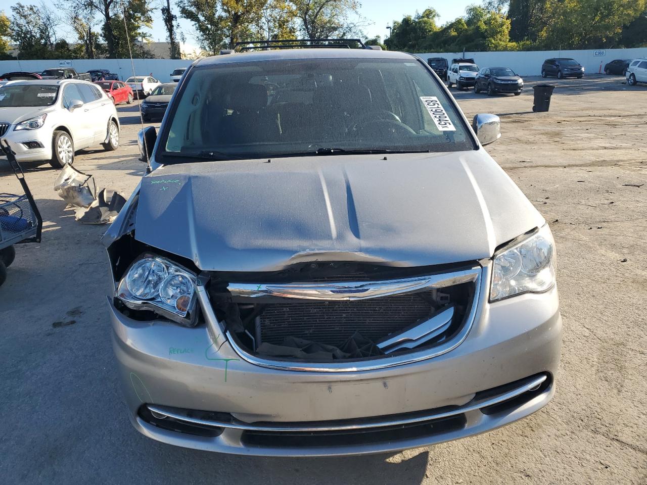 CHRYSLER TOWN & COUNTRY TOURING L