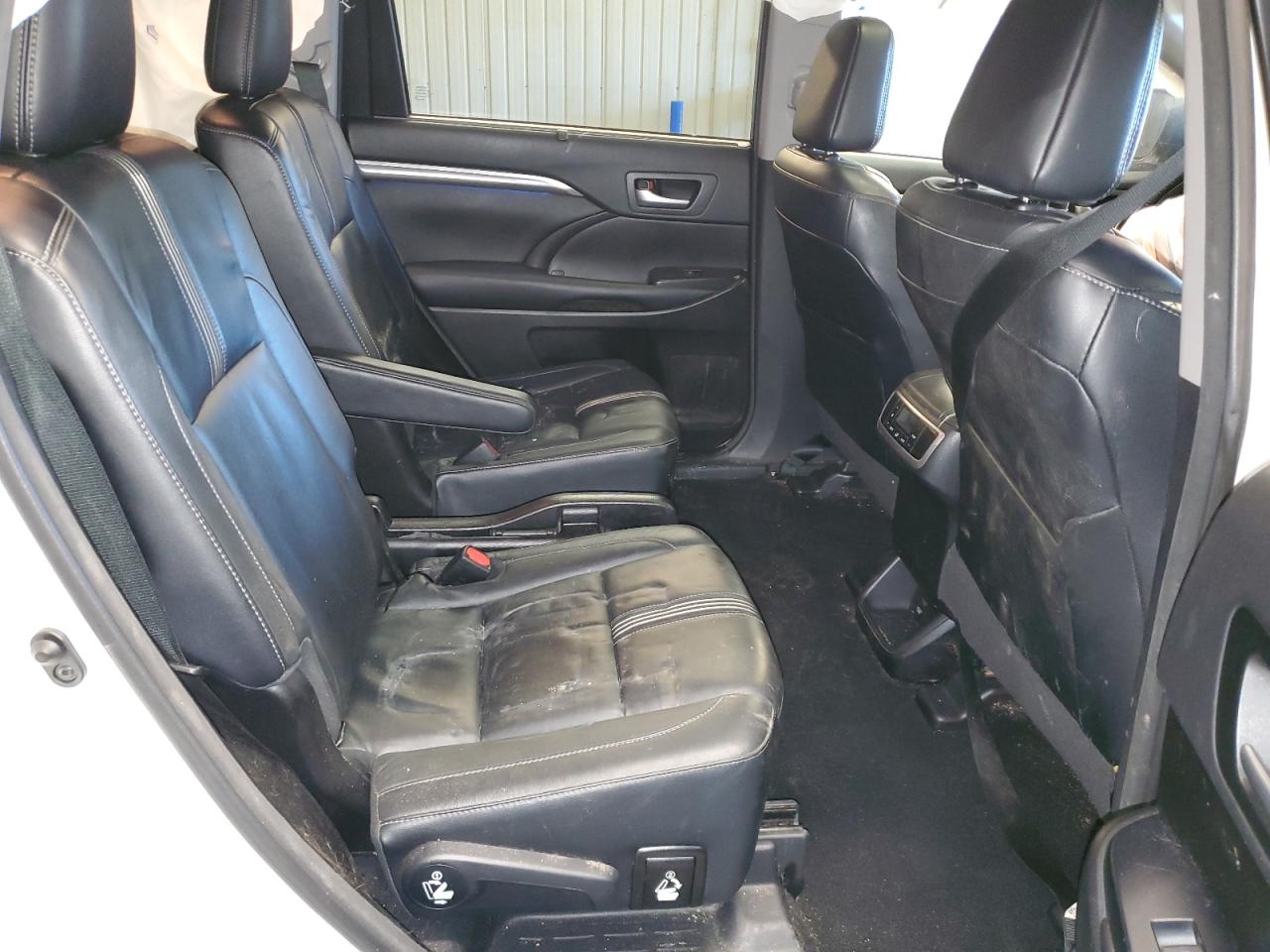 TOYOTA HIGHLANDER SE