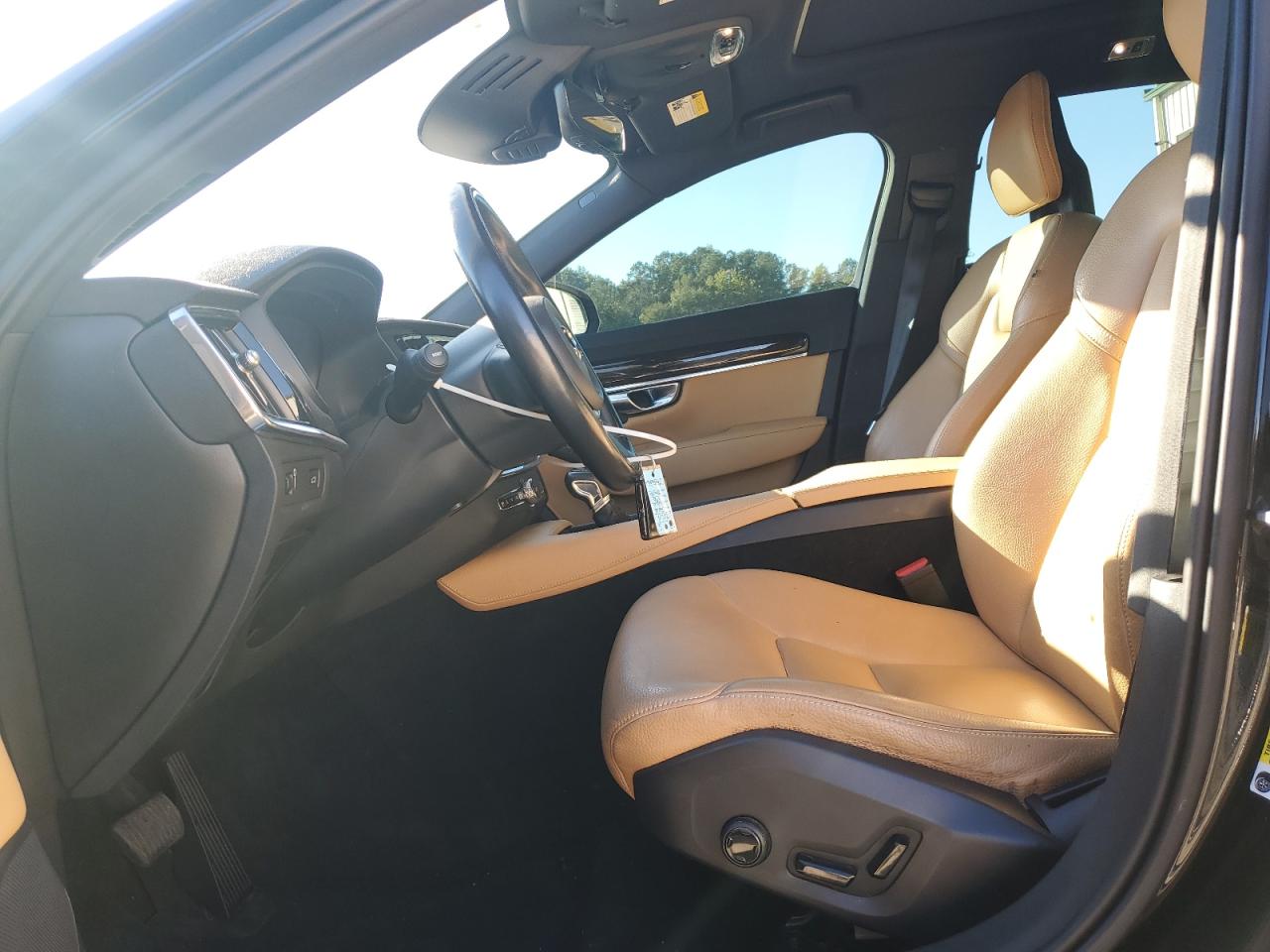 VOLVO S90 T5 MOMENTUM