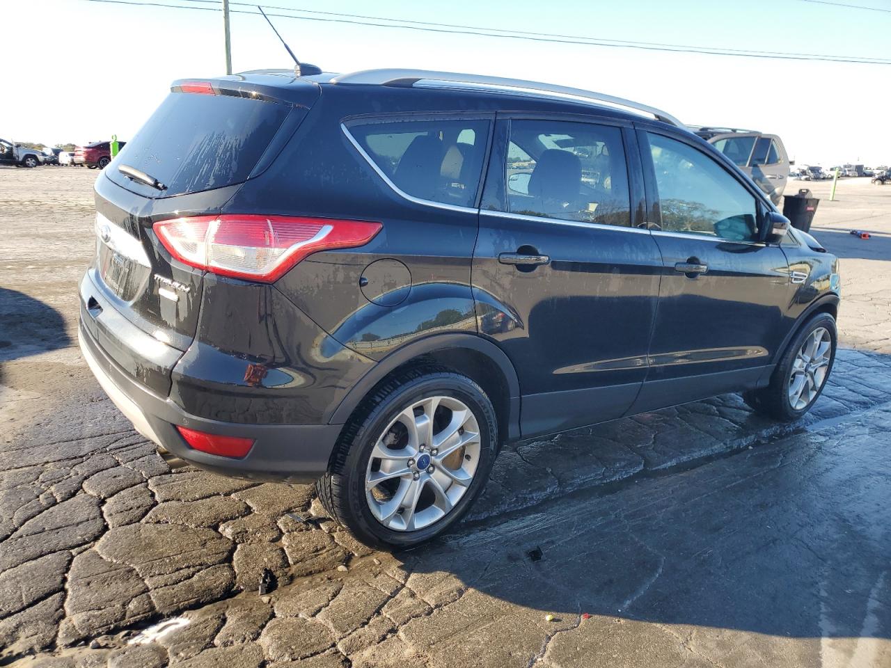 FORD ESCAPE TITANIUM