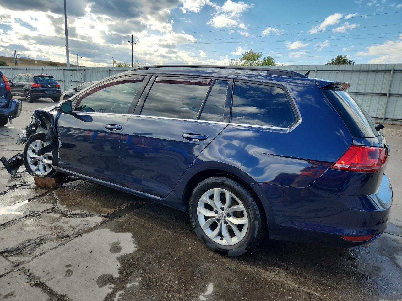 VOLKSWAGEN GOLF SPORTSVAN TDI S