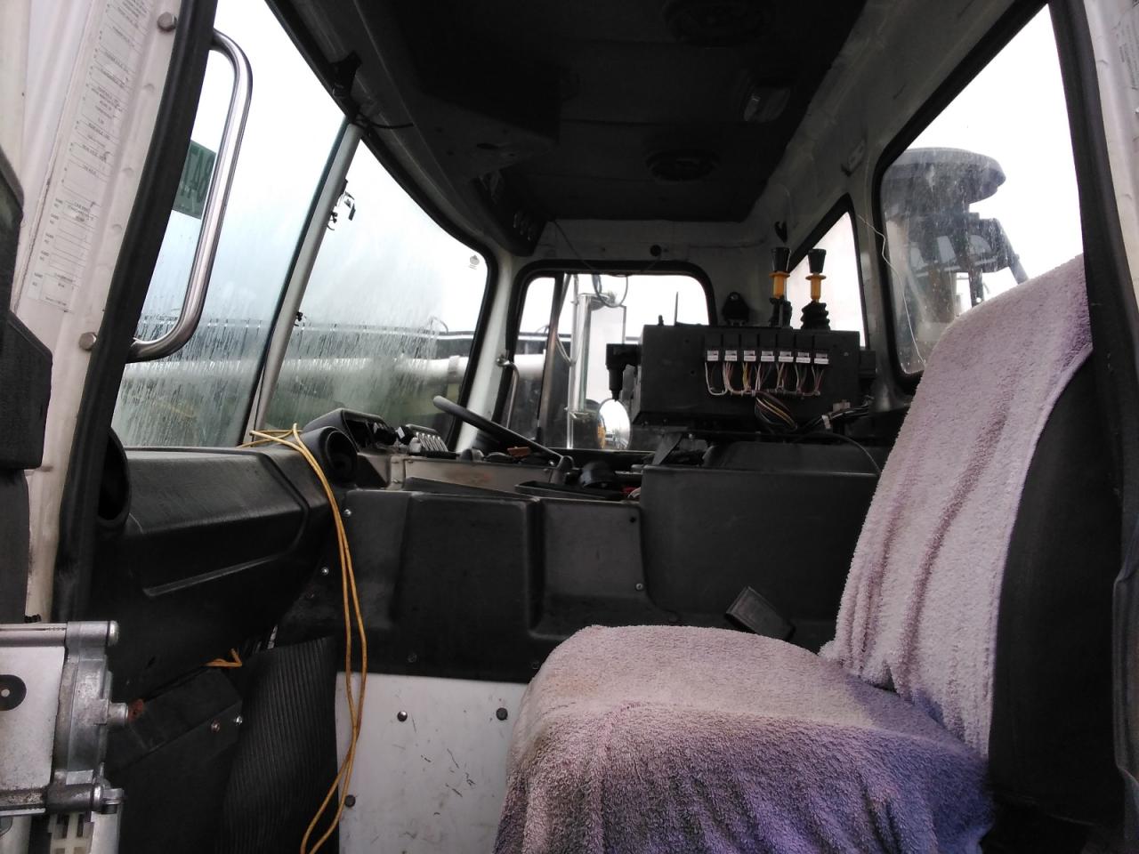 Lot #3283859438 2007 AUTOCAR LLC XPEDITOR W