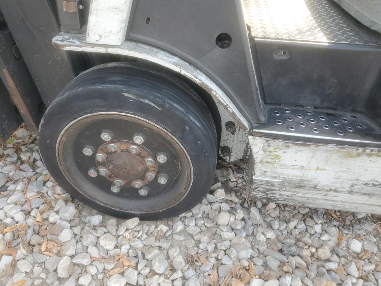 Lot #3290190215 2013 NISSAN FORKLIFT