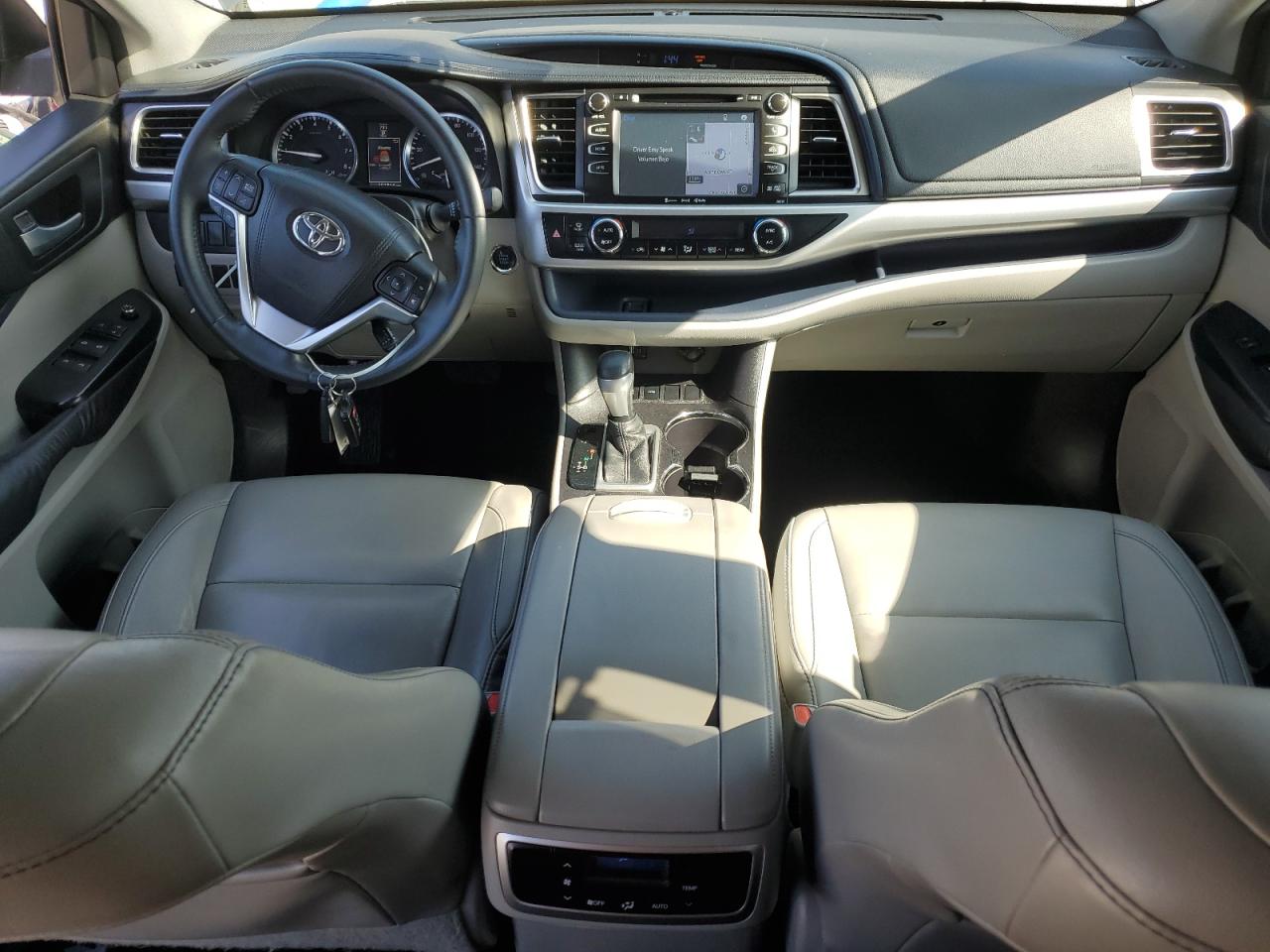 TOYOTA HIGHLANDER XLE