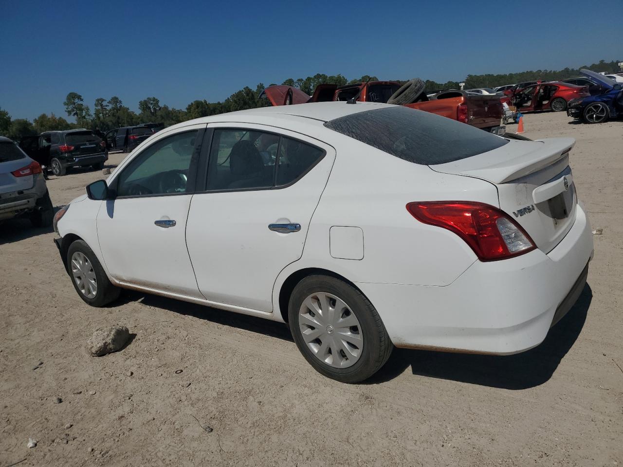 NISSAN VERSA S