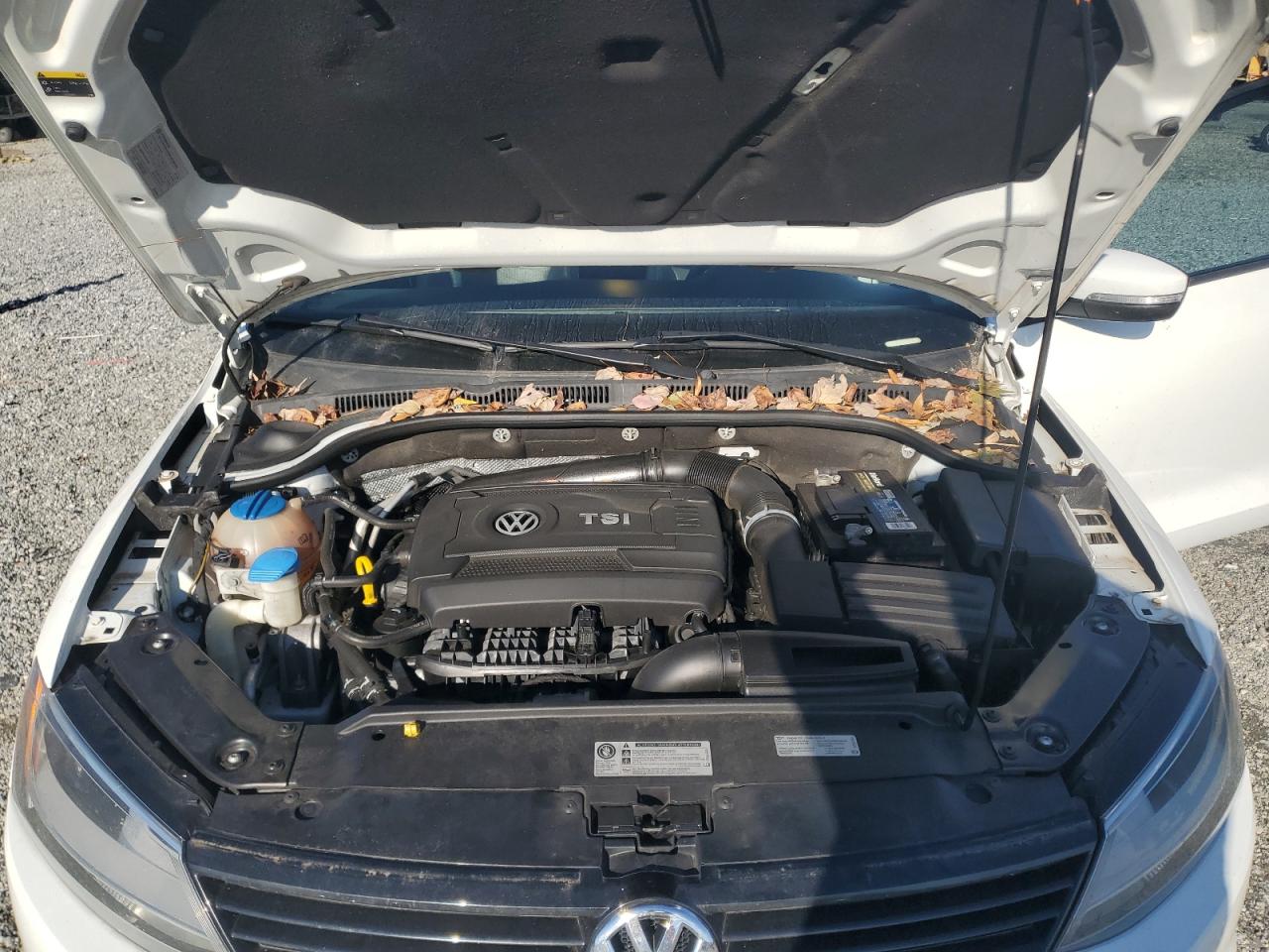 VOLKSWAGEN JETTA SE