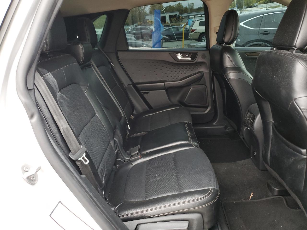 FORD ESCAPE TITANIUM