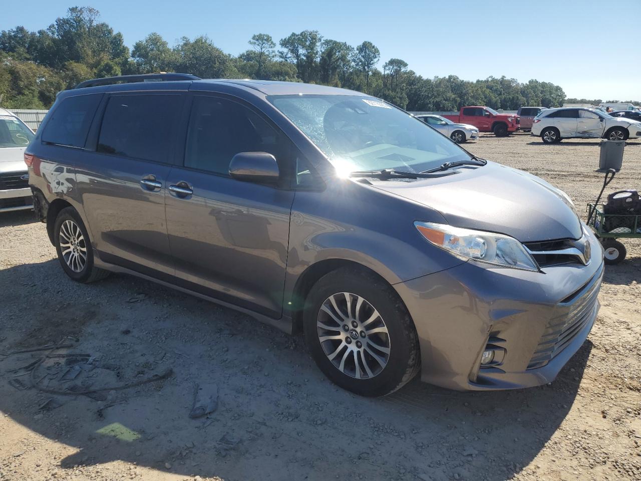 TOYOTA SIENNA XLE