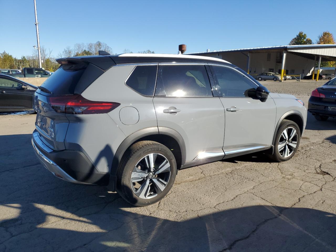 NISSAN ROGUE PLATINUM