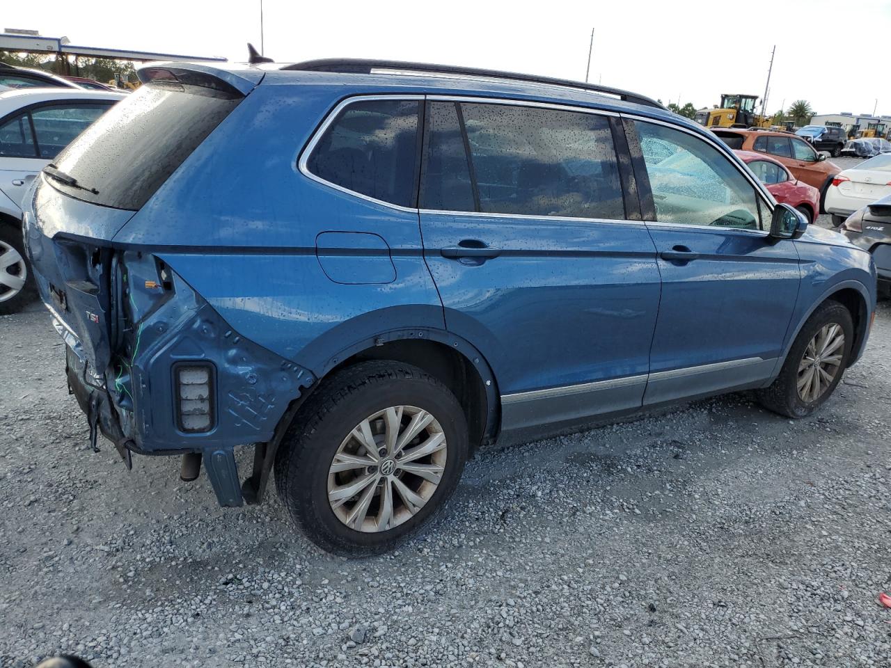 VOLKSWAGEN TIGUAN SE