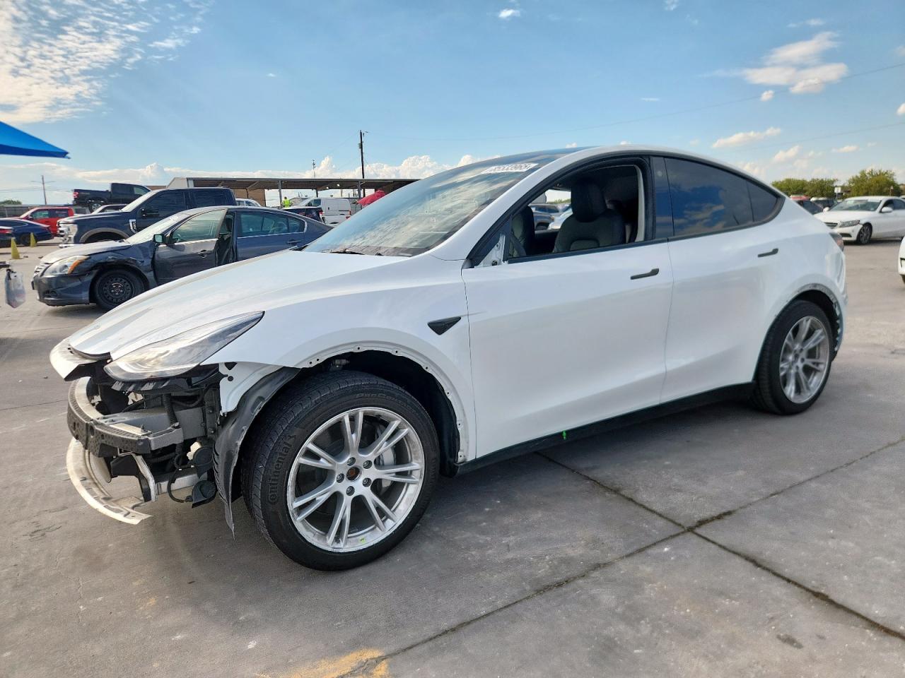TESLA MODEL Y