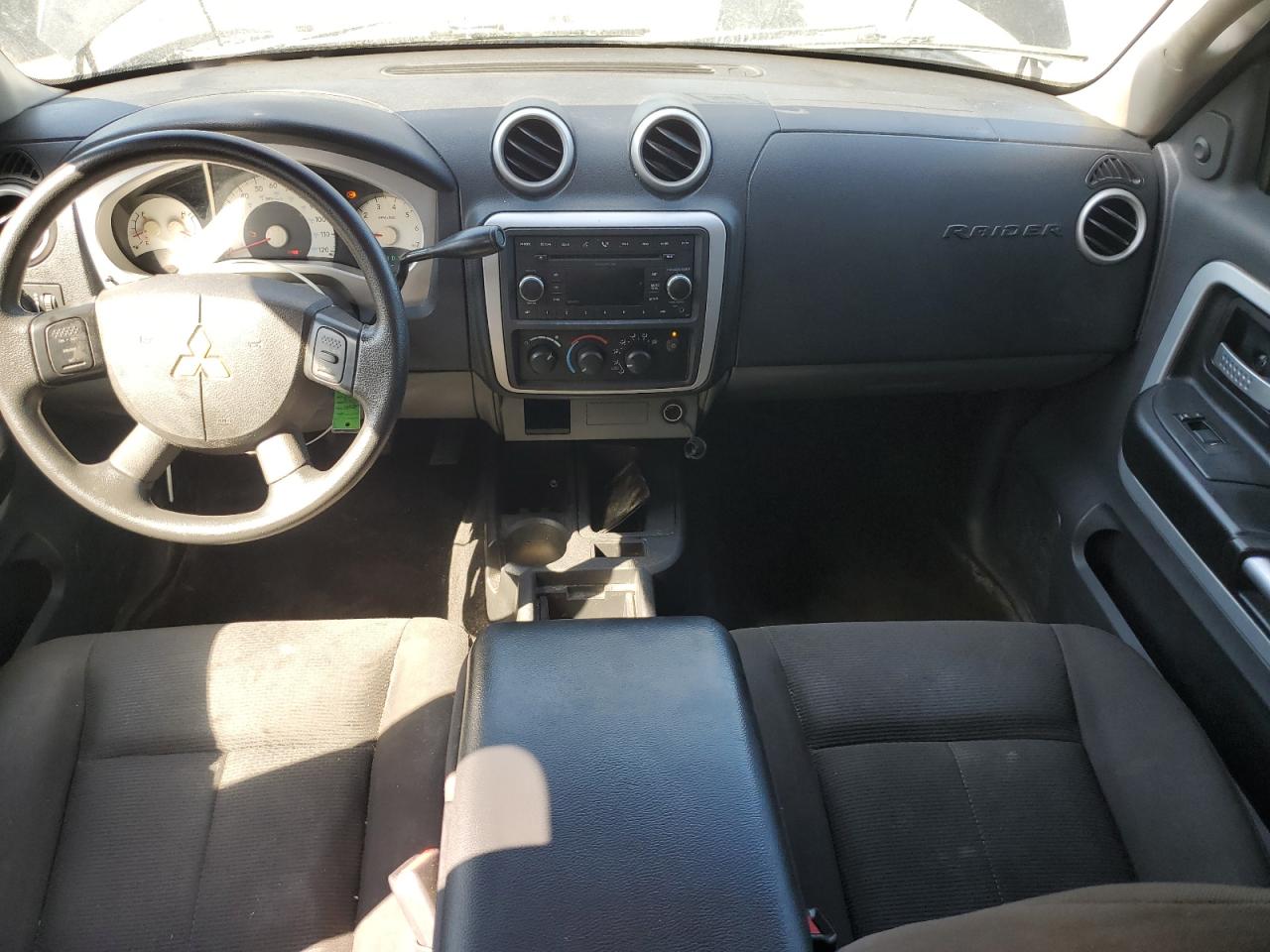 Lot #3315891113 2008 MITSUBISHI RAIDER LS