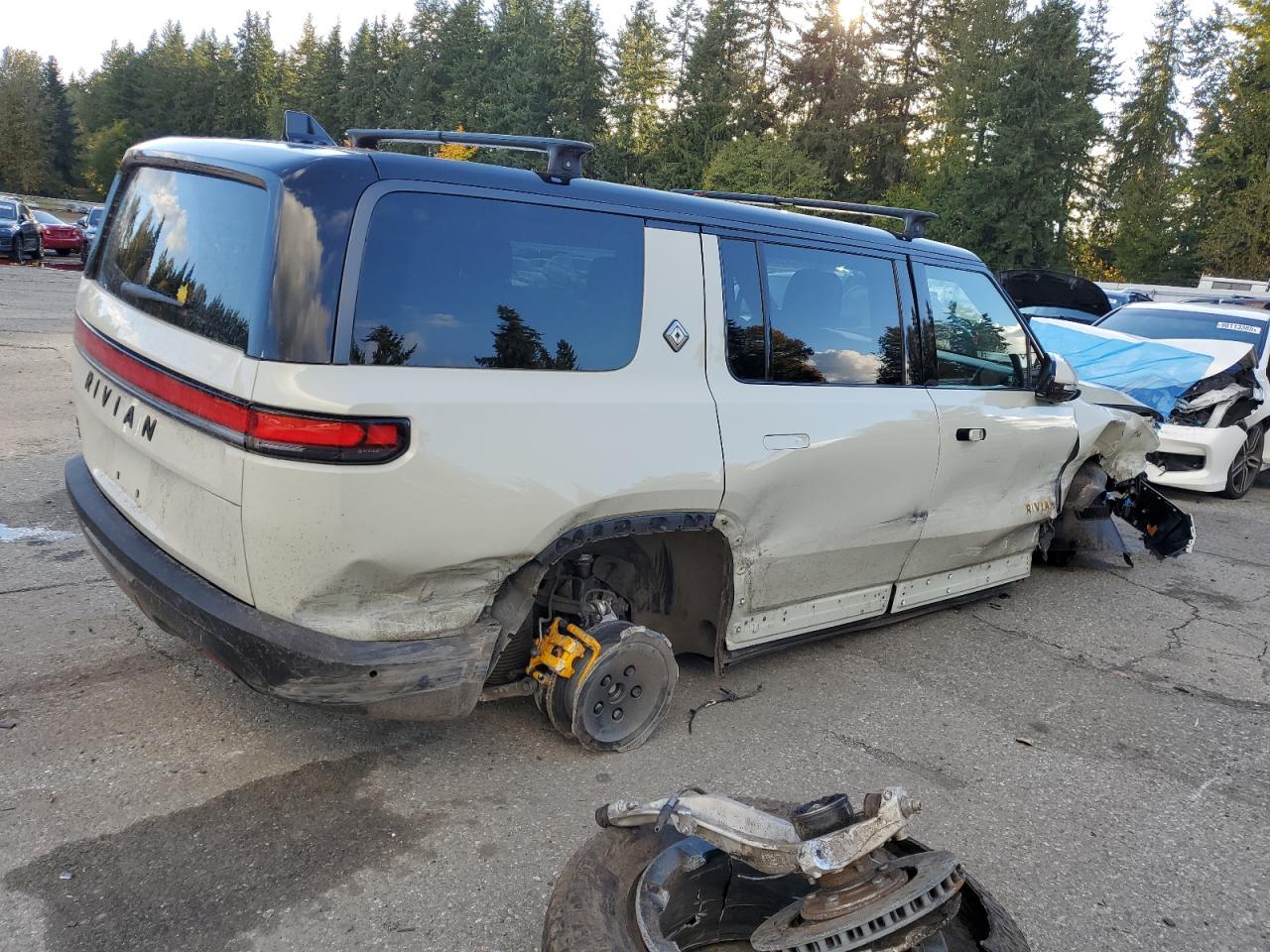 RIVIAN R1S ADVENTURE