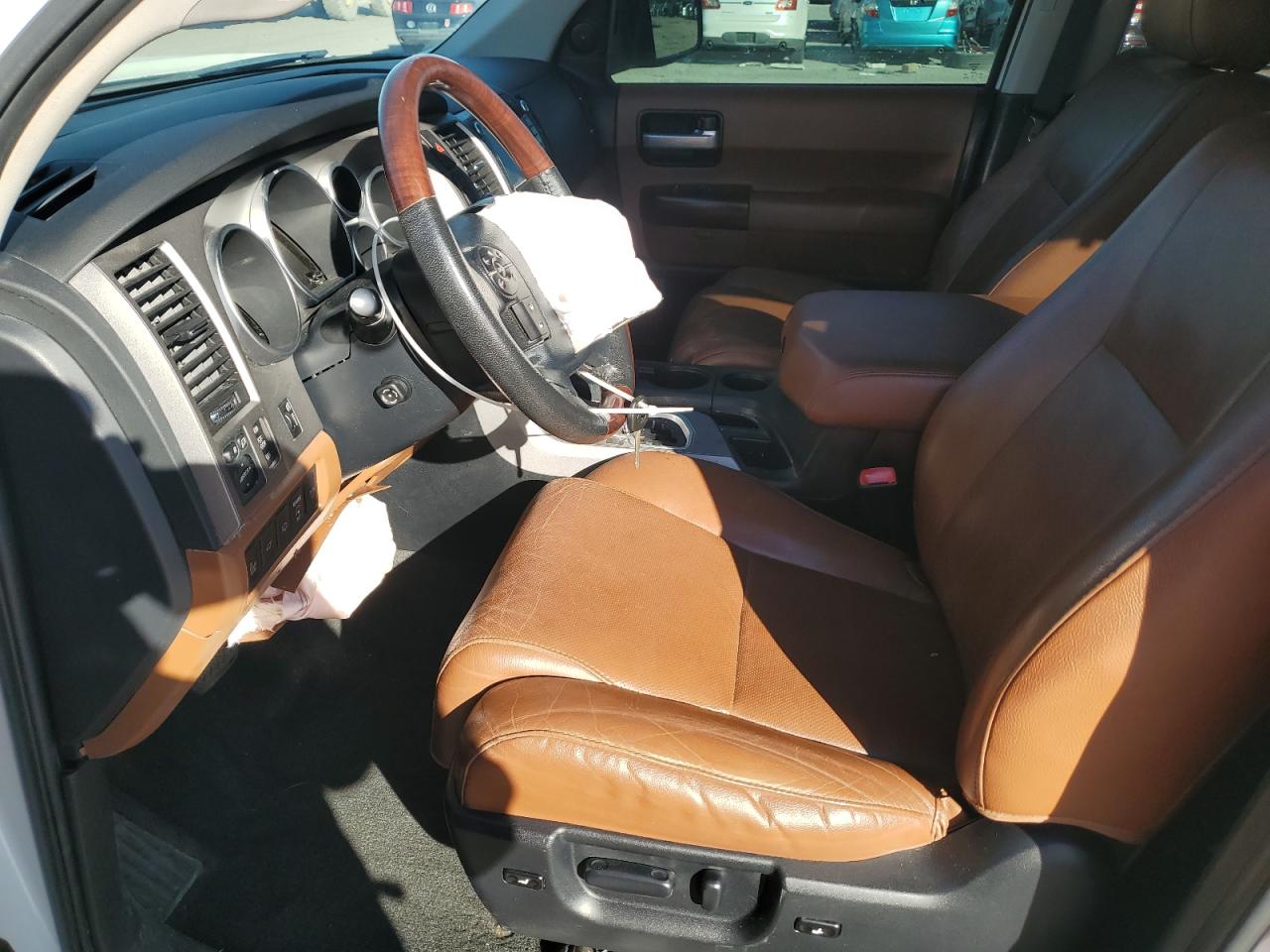 TOYOTA SEQUOIA PLATINUM