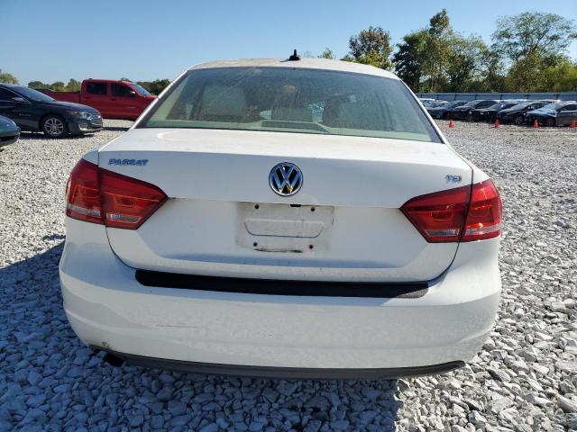 2015 VOLKSWAGEN PASSAT S 1VWAT7A38FC112059