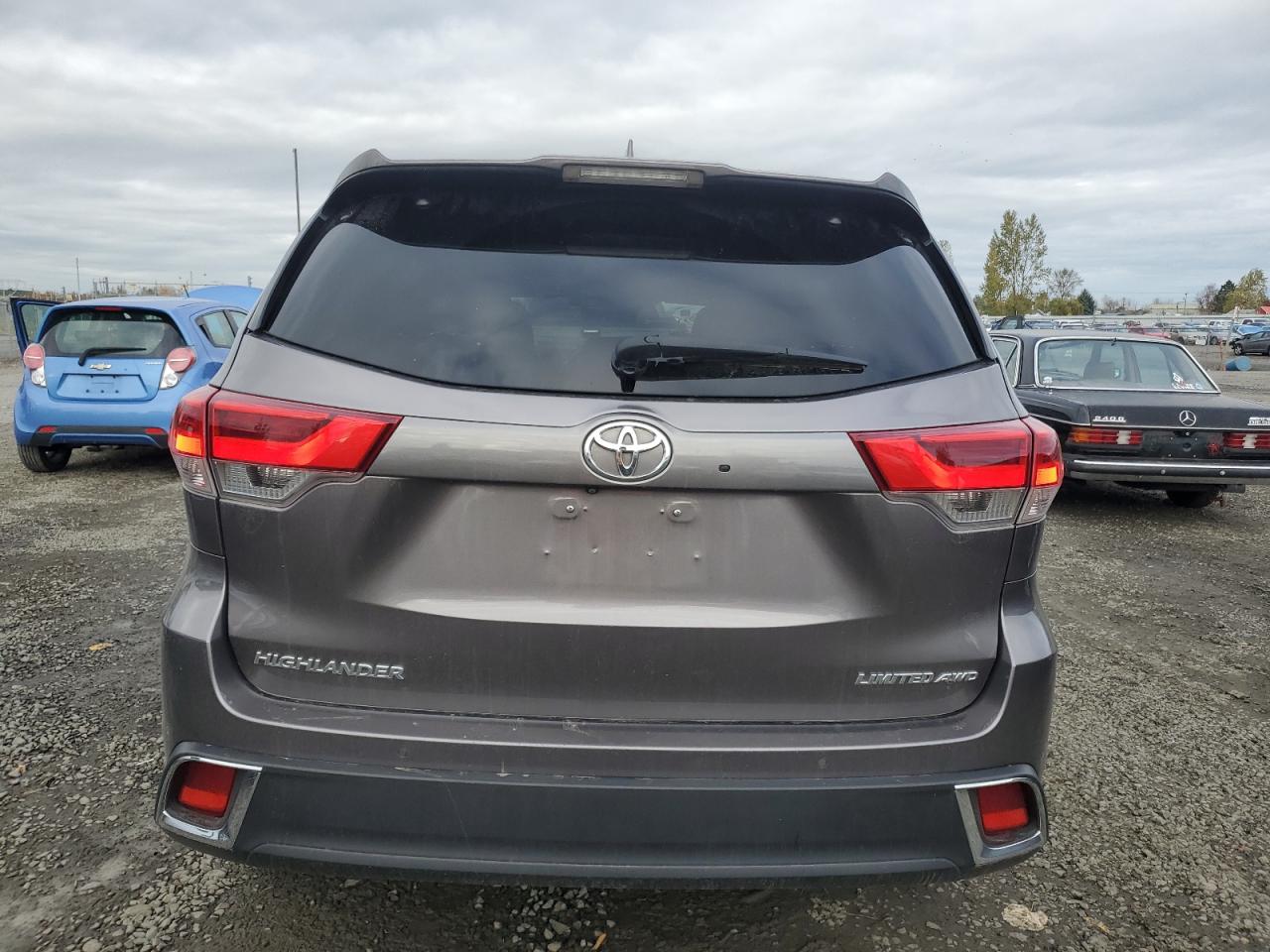 TOYOTA HIGHLANDER LIMITED
