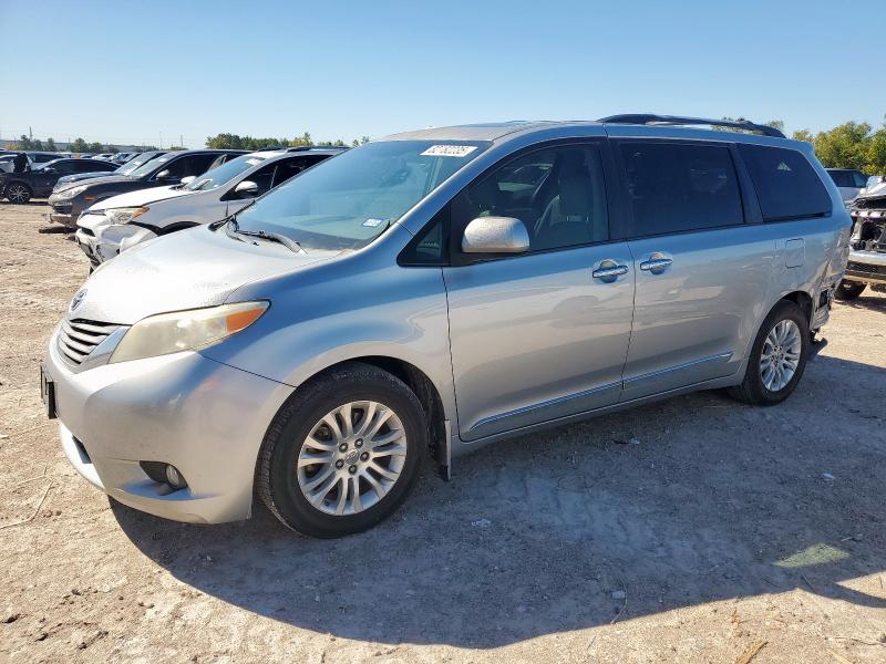 2013 TOYOTA SIENNA XLE - 5TDYK3DCXDS396590