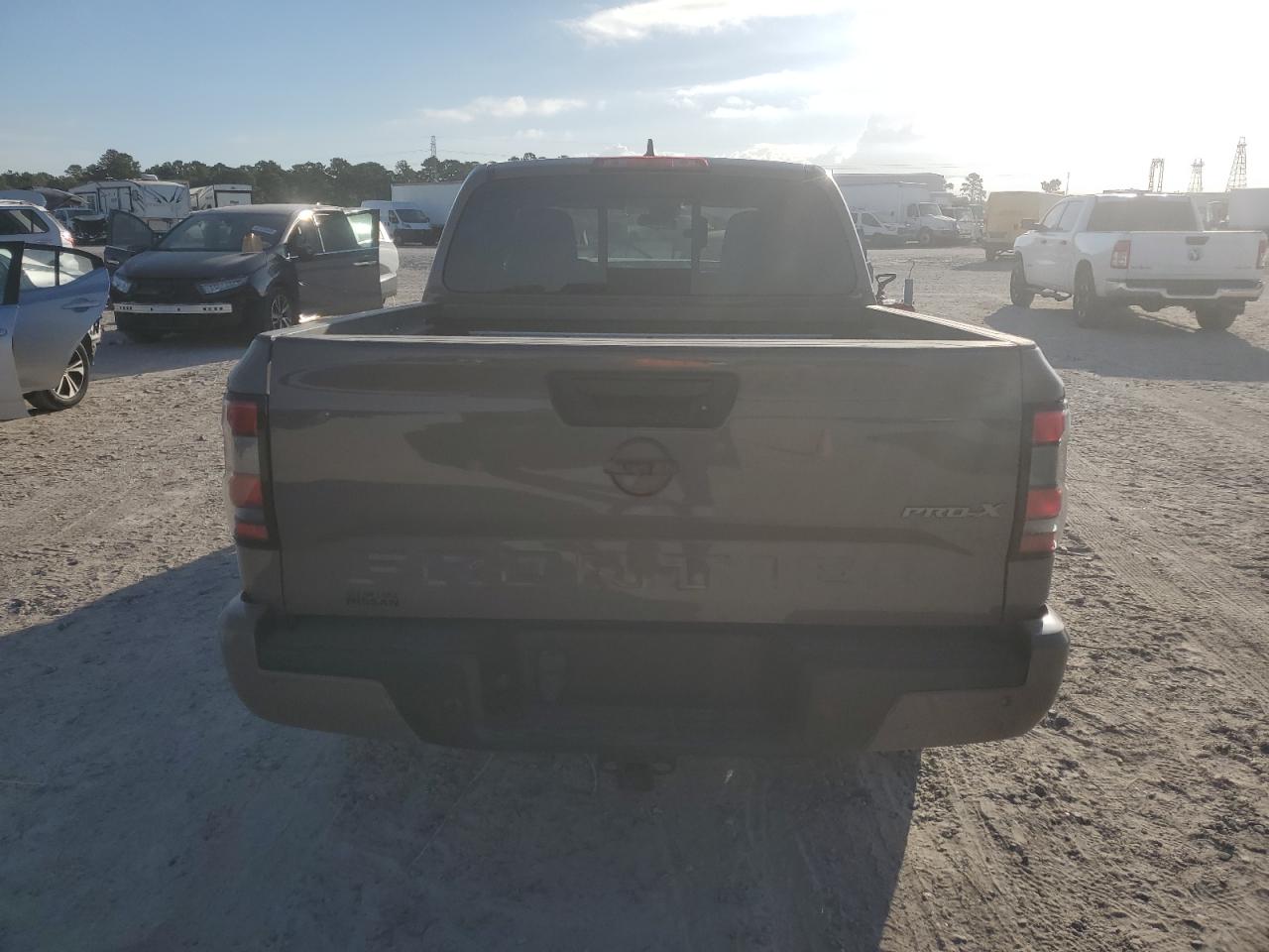 NISSAN FRONTIER S
