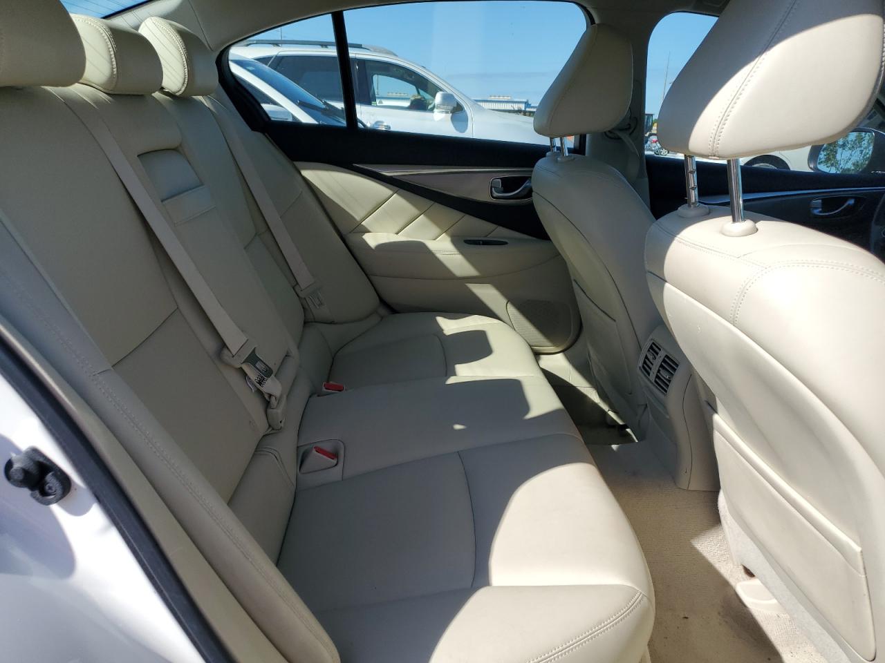 INFINITI Q50 PREMIUM