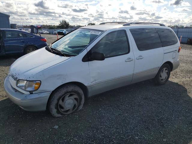 Global Auto Auctions: 2000 TOYOTA SIENNA LE