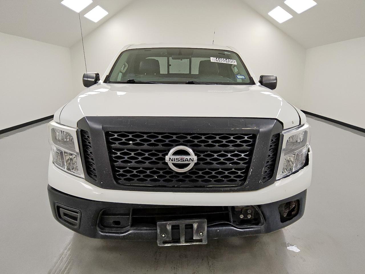 NISSAN TITAN S