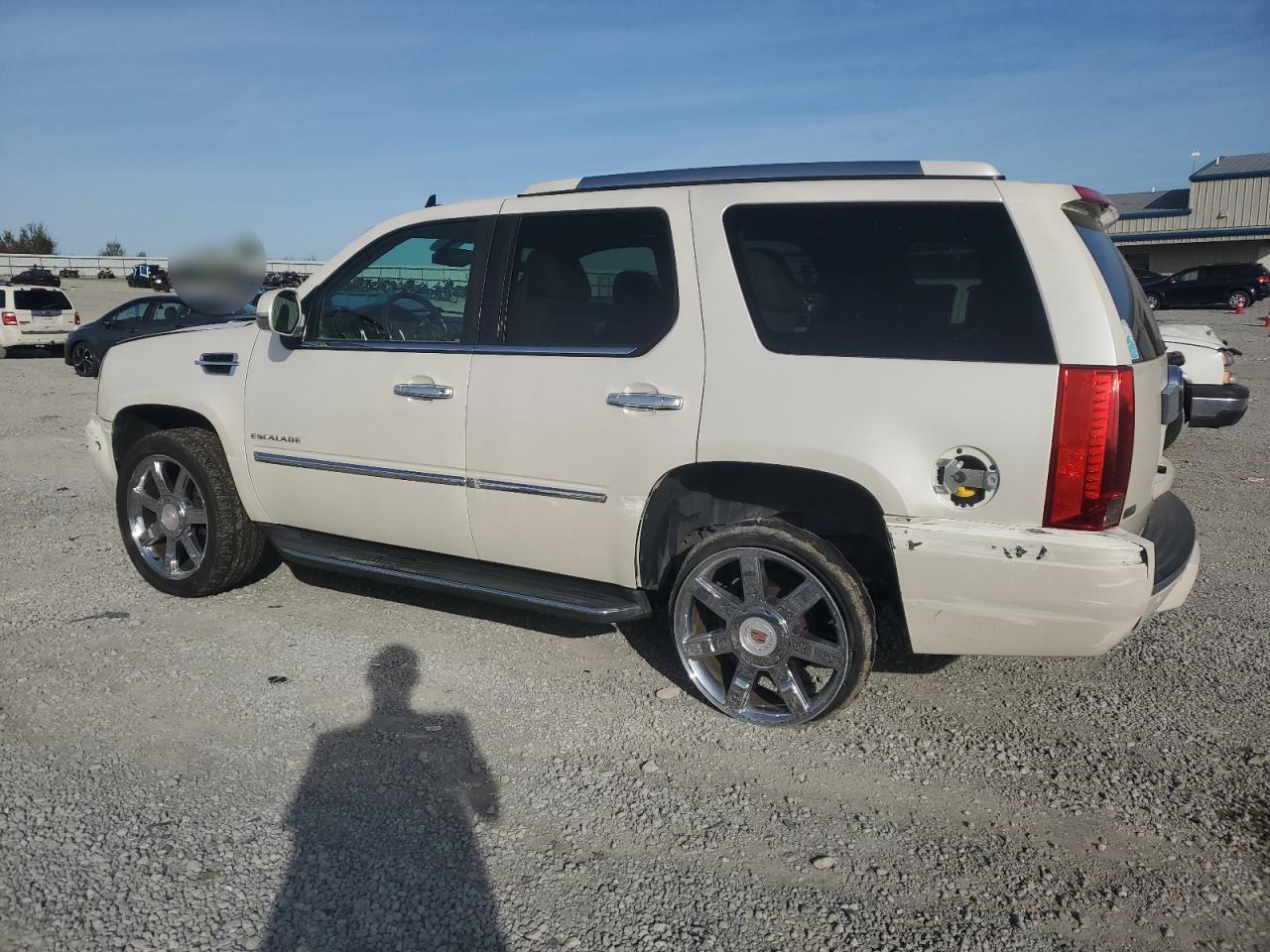 CADILLAC ESCALADE LUXURY