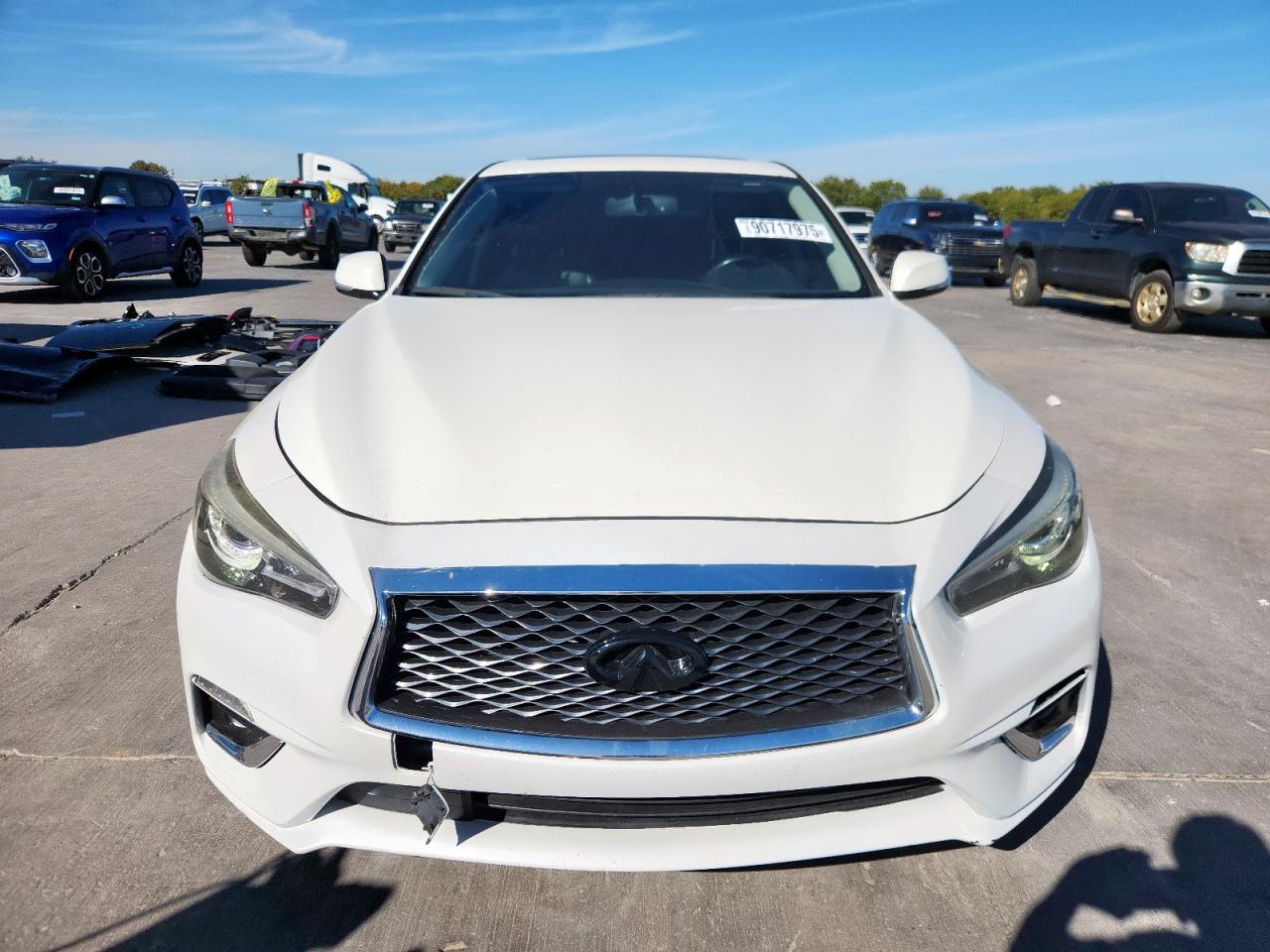 INFINITI Q50 LUXE