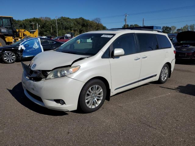 TOYOTA SIENNA XLE