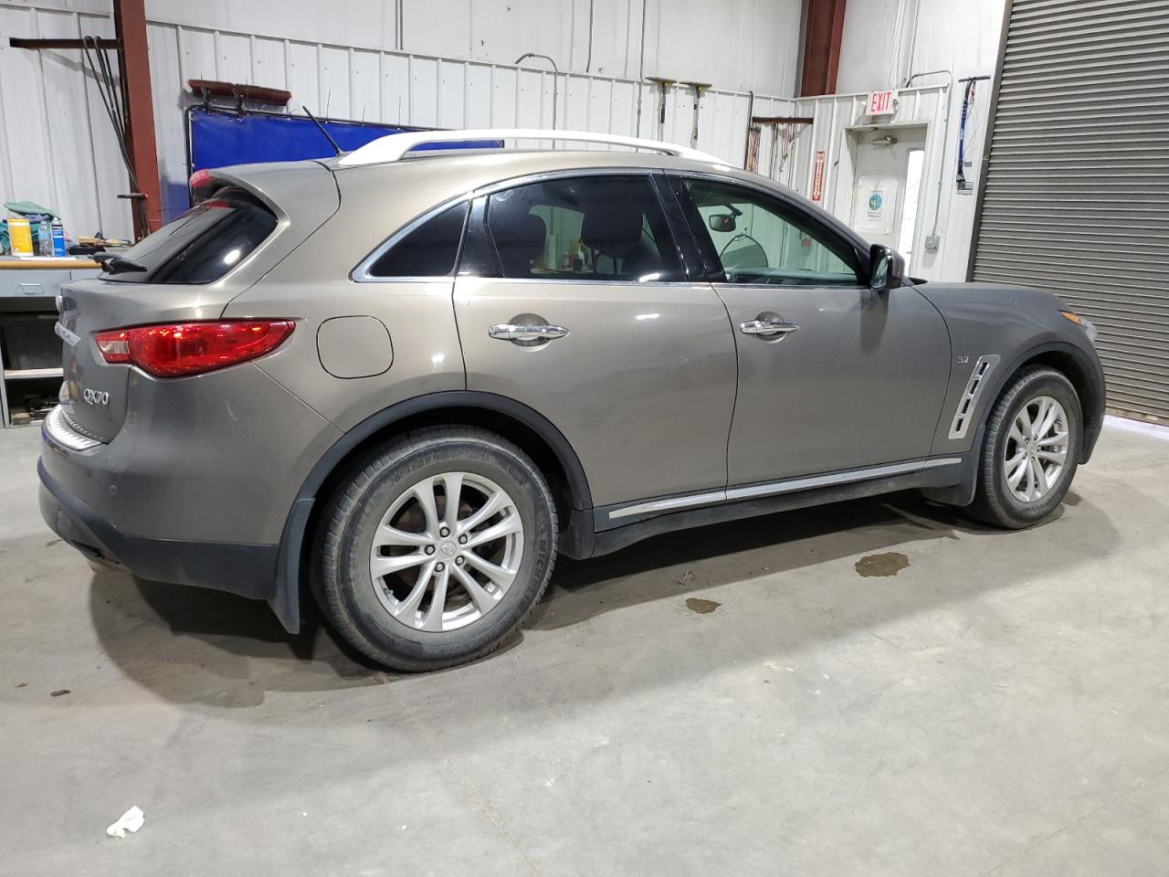 INFINITI QX70