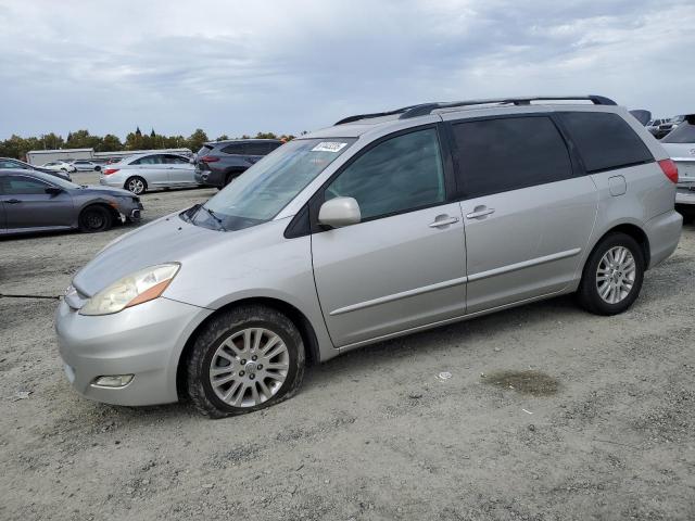 TOYOTA SIENNA XLE