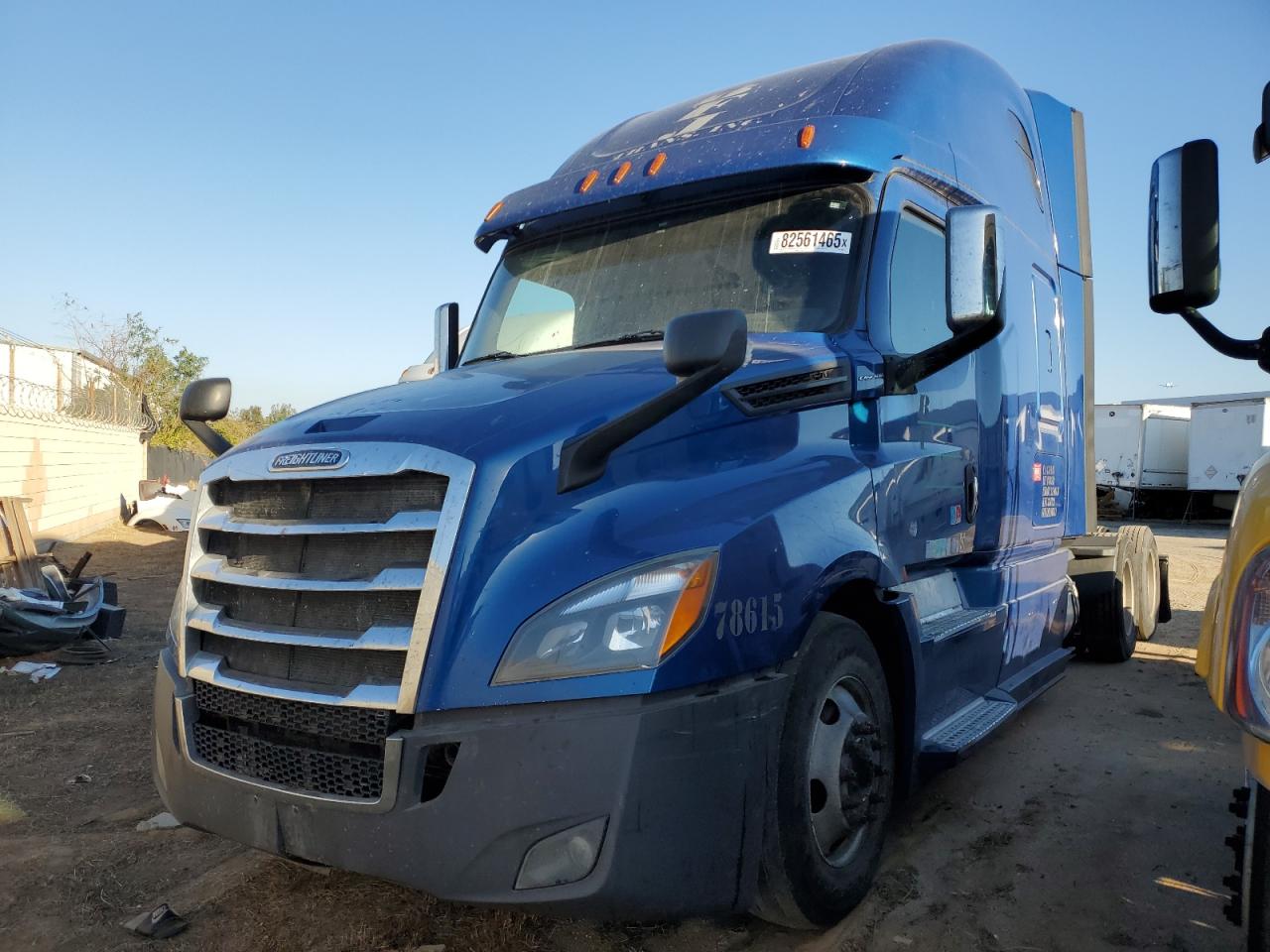 Lot #3281695933 2020 FREIGHTLINER CASCADIA 1