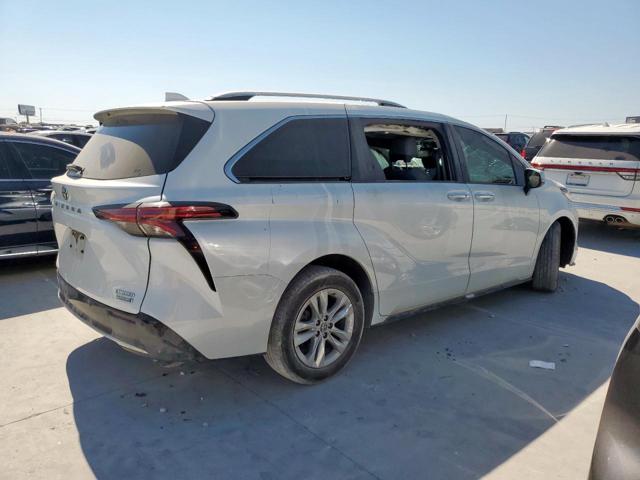 TOYOTA SIENNA LIMITED