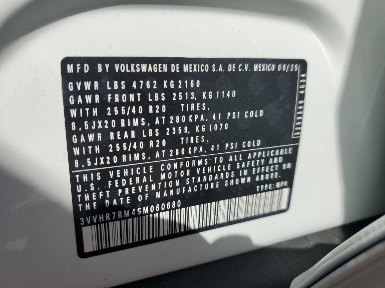 VOLKSWAGEN TIGUAN SE R-LINE BLACK