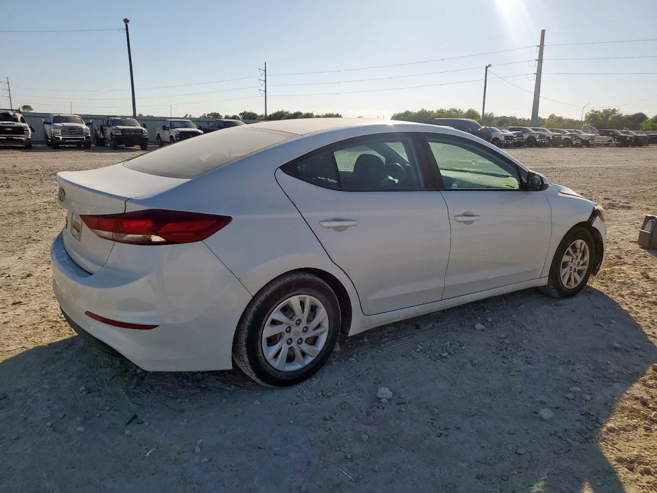 Lot #3304933555 2018 HYUNDAI ELANTRA SE