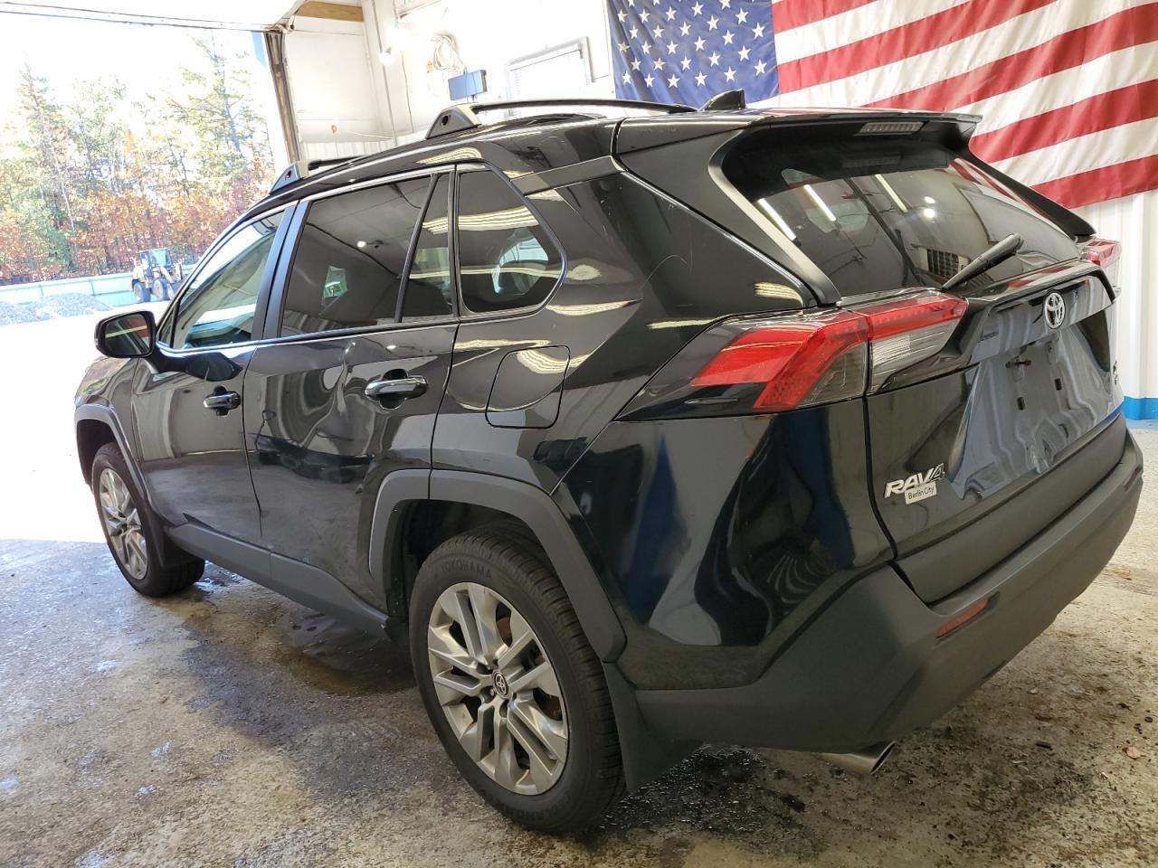 TOYOTA RAV4 XLE PREMIUM