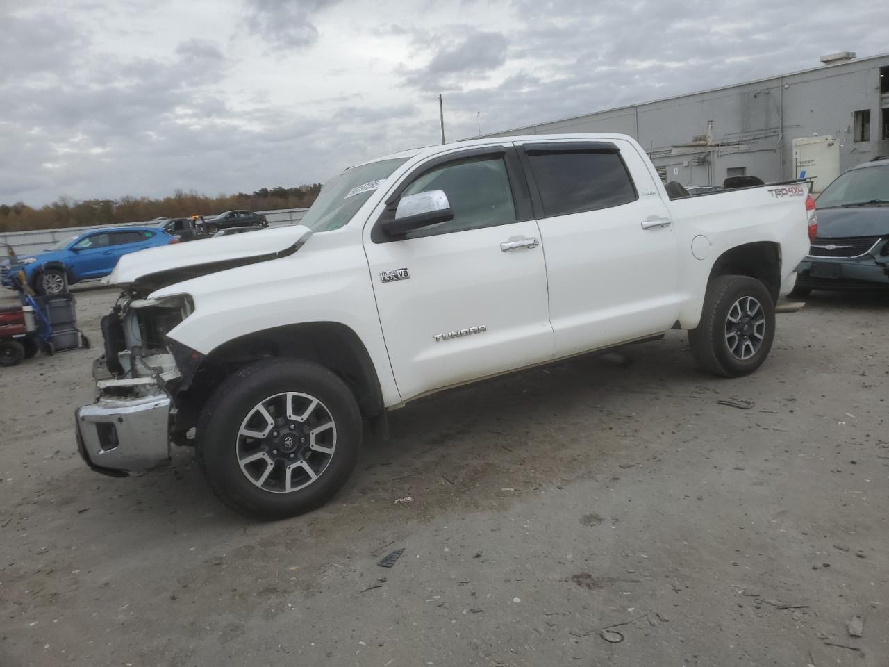 TOYOTA TUNDRA CREWMAX LIMITED
